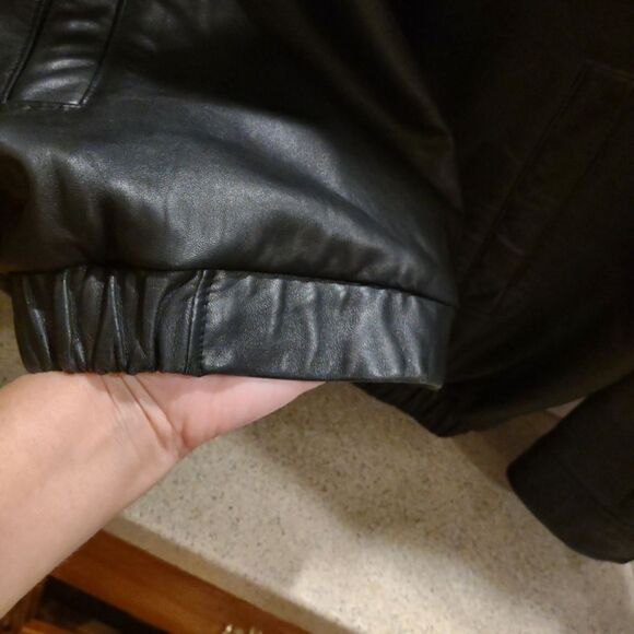 Casual Jos A Bank Black Leather Jacket - Picture 5 of 7